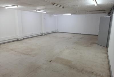 737 ft² Commercial Property with Service Charge Included at Baricho Road - 2