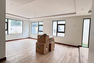 6 Bed Townhouse with En Suite at Lavington Green - 3