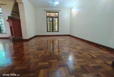 5 Bed Townhouse with En Suite at Valley Arcade Area - 4