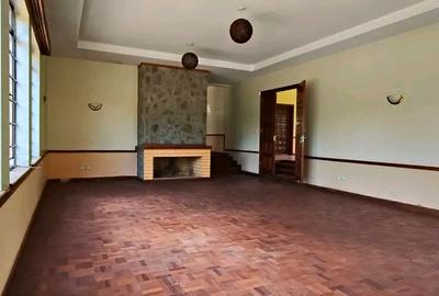 5 Bed House with En Suite in Runda - 4