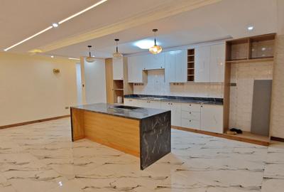 10 Bed House with En Suite in Karen - 4