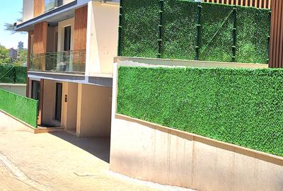 5 Bed Villa with En Suite at Lavington