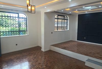 4 Bed House with En Suite in Lavington