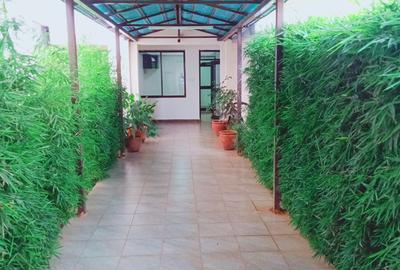 2 Bed Apartment with En Suite at Off Rhapta Road - 4