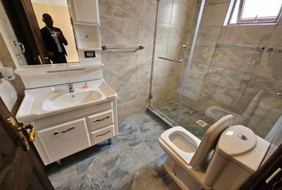 5 Bed Townhouse with En Suite in Lavington - 4