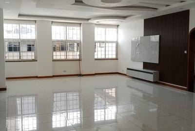 5 Bed Apartment with En Suite in Westlands Area