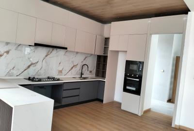 5 Bed Townhouse with En Suite in Lavington - 4