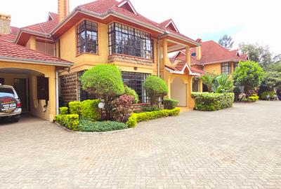 5 Bed Townhouse with En Suite at Lavington Green - 2