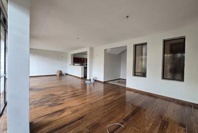 5 Bed House with En Suite in Lavington - 4