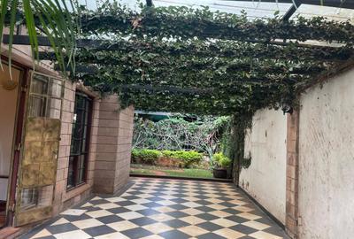 4 Bed Townhouse with En Suite in Spring Valley - 4