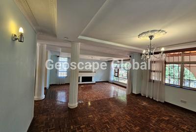 5 Bed House with En Suite in Runda - 2