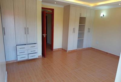 4 Bed Townhouse with En Suite in Ongata Rongai - 2