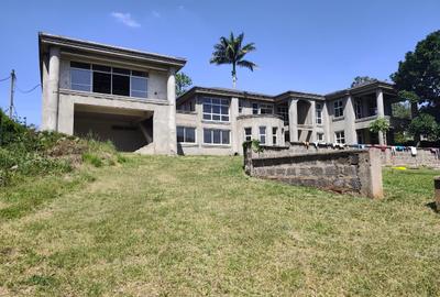 5 Bed House with En Suite in Runda - 2