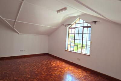 4 Bed Townhouse with En Suite at Mugumo Road - 4