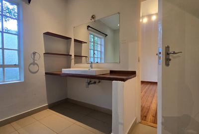 3 Bed House with En Suite in Ridgeways