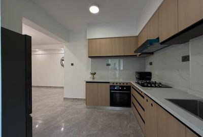 2 Bed Apartment with En Suite in Lavington
