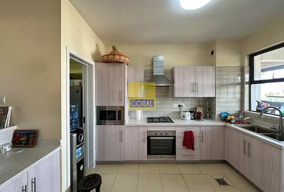 3 Bed Apartment in Brookside - 3