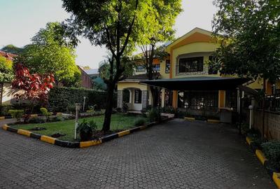 4 Bed Townhouse with En Suite at Amboseli Road - 2