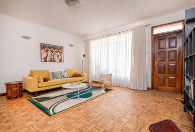 4 Bed Apartment with En Suite in Riverside