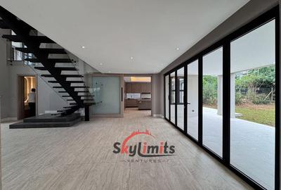 5 Bed Villa with En Suite in Runda - 3