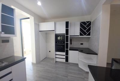 4 Bed Townhouse with Staff Quarters in Membley