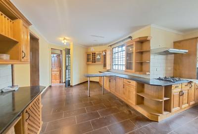 4 Bed Townhouse with En Suite at Runda Evergreen. - 4