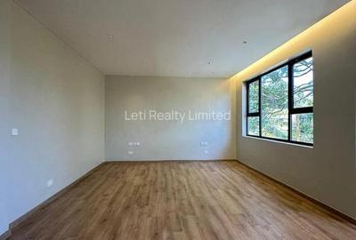 5 Bed Townhouse with En Suite in Lavington - 3