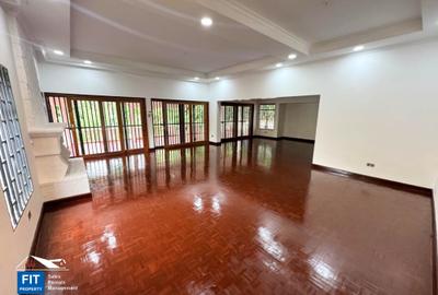 4 Bed Villa with En Suite in Muthaiga