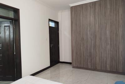 Furnished 3 Bed Apartment with En Suite in Brookside - 4