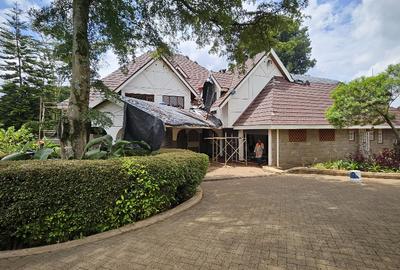 5 Bed House with En Suite at Old Runda