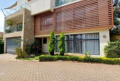 3 Bed Townhouse with En Suite in Lavington