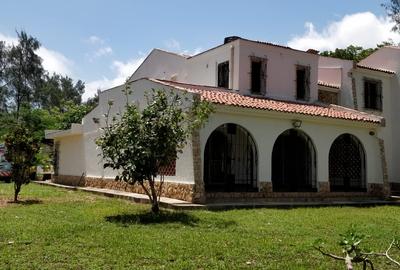 4 Bed House with Staff Quarters at Barracks Lane