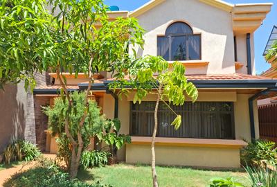 4 Bed Townhouse with En Suite at Close To Un