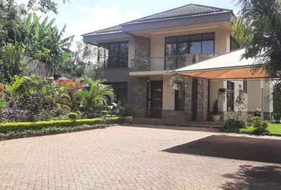 4 Bed Townhouse with En Suite in Ridgeways