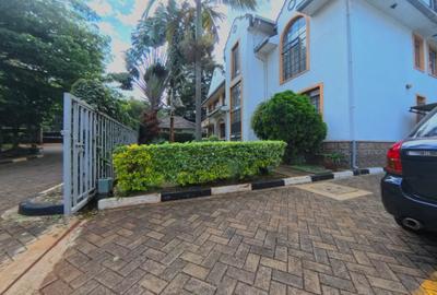 4 Bed Townhouse with En Suite at Mugumo Road