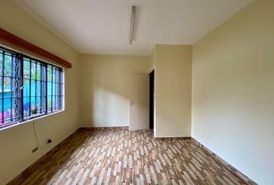 2 Bed House with En Suite in Nyari