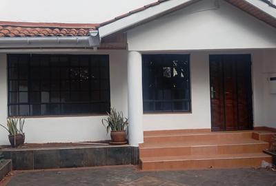 5 Bed Villa with En Suite in Westlands Area
