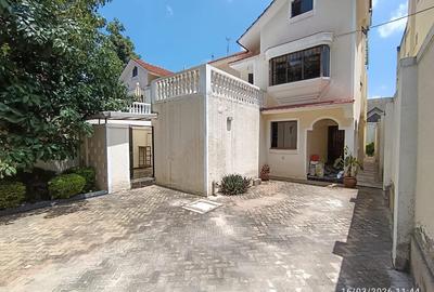 4 Bed Townhouse with En Suite in Lavington