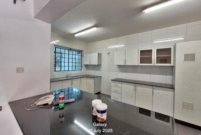 4 Bed Apartment with En Suite at Raphta Road - 3