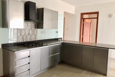 4 Bed Apartment with En Suite in General Mathenge