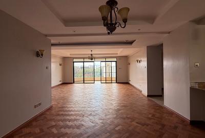 4 Bed Apartment with En Suite in Riverside