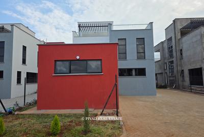 4 Bed Townhouse with Swimming Pool in Membley