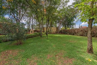 4 Bed House with En Suite in Runda - 2