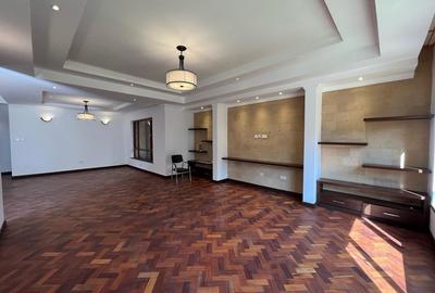 5 Bed Townhouse with En Suite in Lavington - 2
