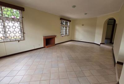5 Bed Townhouse with En Suite at Lavington - 2