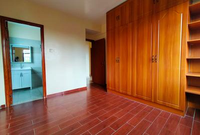 Serviced 3 Bed Apartment with En Suite in Kileleshwa