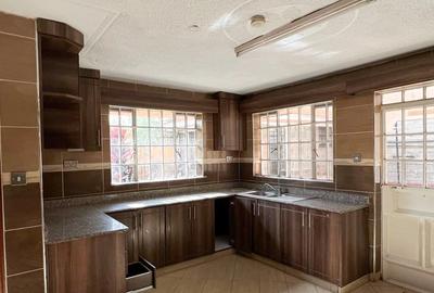 5 Bed Townhouse with Staff Quarters in Garden Estate
