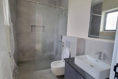 3 Bed Apartment with En Suite in Westlands Area - 4