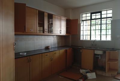 3 Bed Apartment with En Suite in Kileleshwa