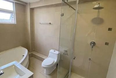 3 Bed Apartment with En Suite in Lavington - 4